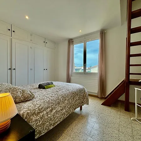 Spacieux Appartement, Grande Terrasse Et Parking Prive !