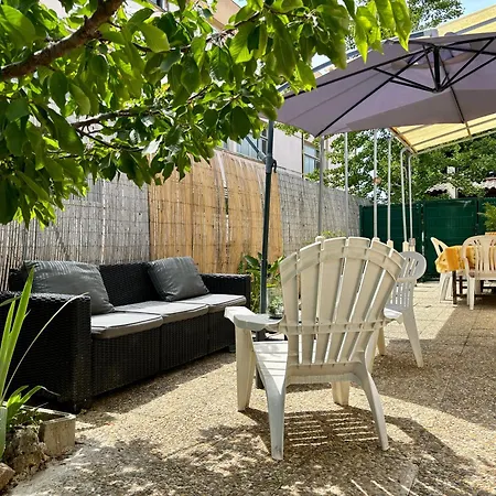 Apartment Spacieux Appartement, Grande Terrasse Et Parking Prive ! *